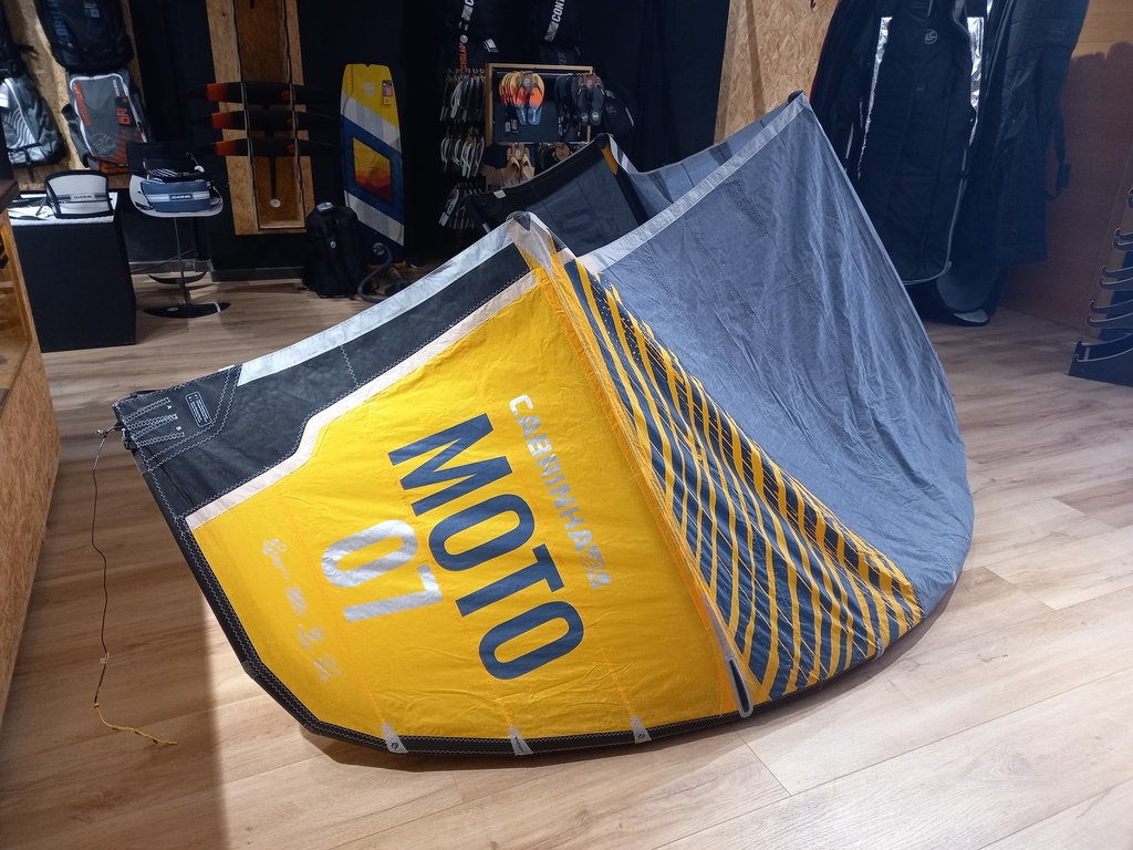 MOTO KITE ONLY 2022 CYAN/YELLOW 7m (used)